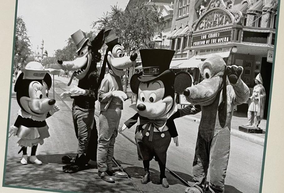 A Evolução da Fantasia do Mickey Mouse